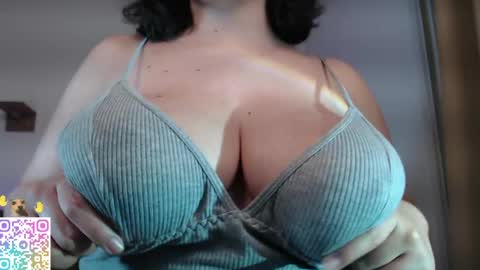 Snapshot of velvetcrystal chatting on 05-31-26, 01:58 Crystal PVT OPEN online show from 05-31-26, 01:58