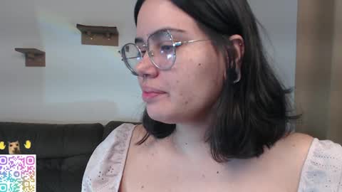 Snapshot of velvetcrystal chatting on 06-08-26, 02:01 Crystal PVT OPEN online show from 06-08-26, 02:01