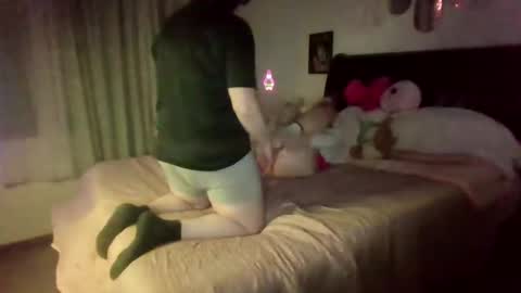 Snapshot of velvetkitten19 chatting on 02-11-26, 03:33 Kitty online show from 02-11-26, 03:33