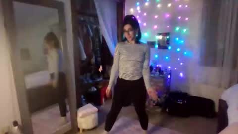 Snapshot of velvetkitten19 chatting on 02-16-26, 03:13 Kitty online show from 02-16-26, 03:13