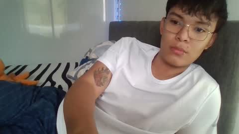 Snapshot of velvetman_hot chatting on 12-19-25, 05:20 Stiven online show from 12-19-25, 05:20