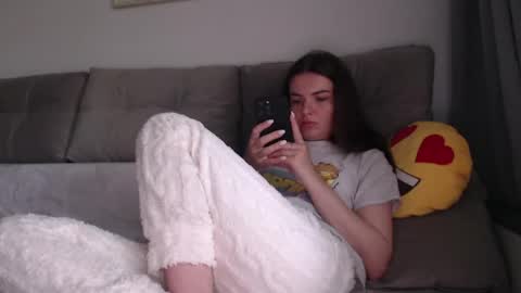 Snapshot of velvetmoon123 chatting on 05-20-26, 05:24 velvetmoon123 online show from 05-20-26, 05:24