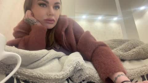 velvetqueen99 online show from 04-15-26, 07:32