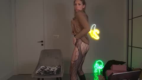 VelvetTGirl online show from 03-16-26, 05:44