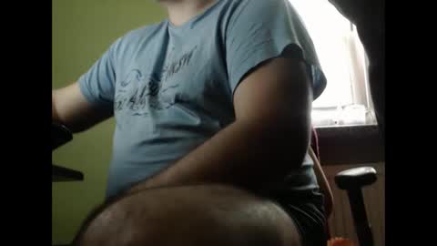 Snapshot of vendi1 chatting on 10-18-25, 11:00 vendi1 online show from 10-18-25, 11:00