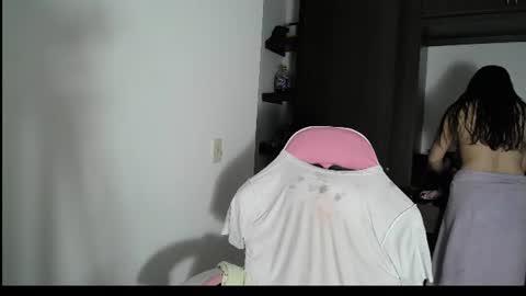 Snapshot of venelope1 chatting on 07-13-26, 12:24 Venelope 3 online show from 07-13-26, 12:24