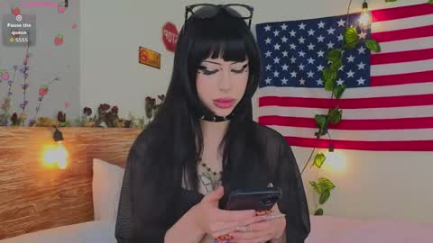 Vivian online show from 04-13-26, 03:01