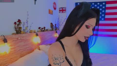 Vivian online show from 05-30-26, 05:15