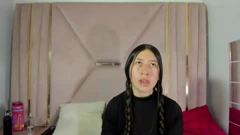 Snapshot of venurmorgan chatting on 09-17-25, 04:52 venurmorgan online show from 09-17-25, 04:52