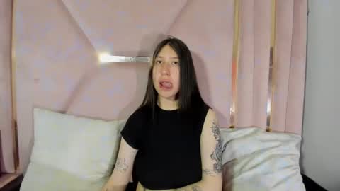 Snapshot of venurmorgan chatting on 09-18-25, 04:09 venurmorgan online show from 09-18-25, 04:09