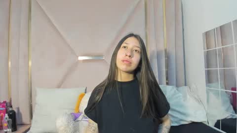 Snapshot of venurmorgan chatting on 10-15-25, 03:01 venurmorgan online show from 10-15-25, 03:01