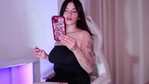 Snapshot of venus_art11 chatting on 01-05-25, 02:27 venus_art11 online show from 01-05-25, 02:27