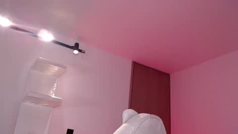 Snapshot of venus_art11 chatting on 02-15-25, 08:44 venus_art11 online show from 02-15-25, 08:44