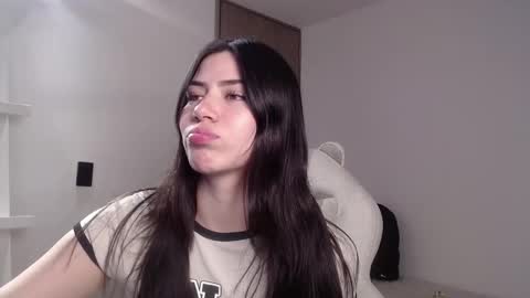 Snapshot of venus_art11 chatting on 02-25-25, 02:25 venus_art11 online show from 02-25-25, 02:25