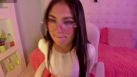 Snapshot of venus_blis chatting on 09-27-25, 02:00 Venus online show from 09-27-25, 02:00