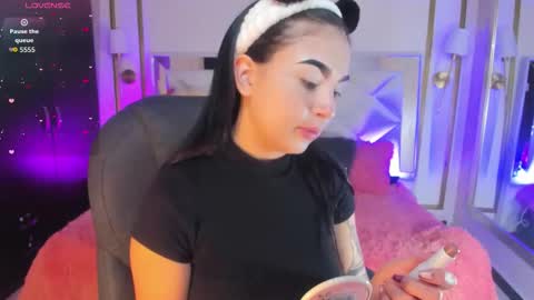 Snapshot of venus_blis chatting on 02-14-26, 02:25 Venus online show from 02-14-26, 02:25