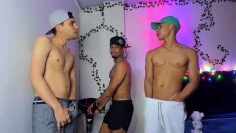 venus_boy2 online show from 11-05-25, 04:23