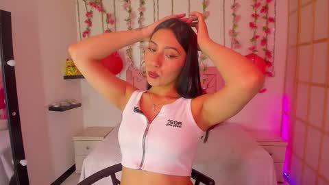 Snapshot of venus_latin_01 chatting on 11-13-25, 07:57 Mary online show from 11-13-25, 07:57