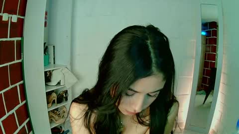 Snapshot of venus_megan chatting on 01-06-25, 11:42 emily independent account MY conextion 1100 GTM to 17hr GTM online show from 01-06-25, 11:42