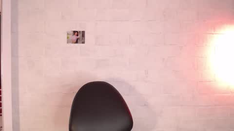 Snapshot of venus_megan chatting on 03-08-25, 12:00 emily independent account MY conextion 1100 GTM to 17hr GTM online show from 03-08-25, 12:00