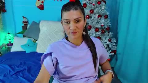 Snapshot of venus_swet chatting on 12-18-24, 01:15 Catalina online show from 12-18-24, 01:15