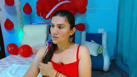 Snapshot of venus_swet chatting on 02-18-25, 02:05 Catalina online show from 02-18-25, 02:05