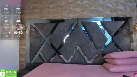 Snapshot of venus_velez chatting on 11-25-25, 12:05 Venus online show from 11-25-25, 12:05