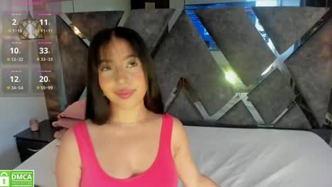 Snapshot of venus_velez chatting on 07-17-26, 12:01 Venus online show from 07-17-26, 12:01