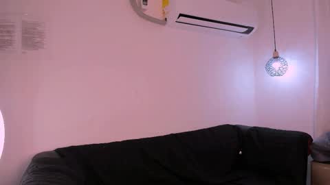 Snapshot of venus_velvet chatting on 10-17-25, 08:28 venus_velvet online show from 10-17-25, 08:28