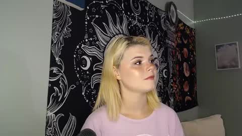 Snapshot of venusastar chatting on 09-11-25, 01:06 Miss Venus online show from 09-11-25, 01:06