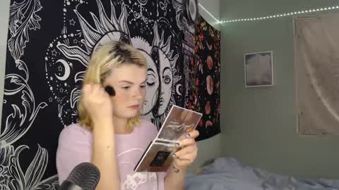 Snapshot of venusastar chatting on 09-18-25, 11:29 Miss Venus online show from 09-18-25, 11:29