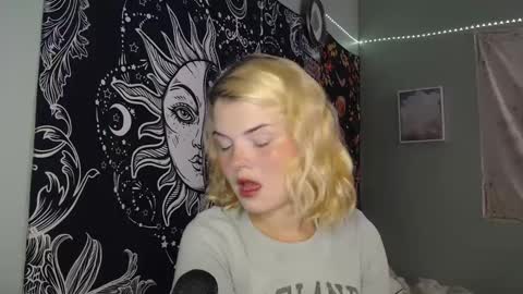 Snapshot of venusastar chatting on 09-27-25, 02:05 Miss Venus online show from 09-27-25, 02:05