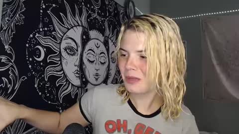 Snapshot of venusastar chatting on 09-29-25, 12:49 Miss Venus online show from 09-29-25, 12:49