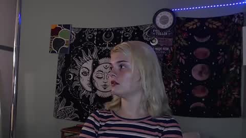 Snapshot of venusastar chatting on 10-14-25, 02:40 Miss Venus online show from 10-14-25, 02:40