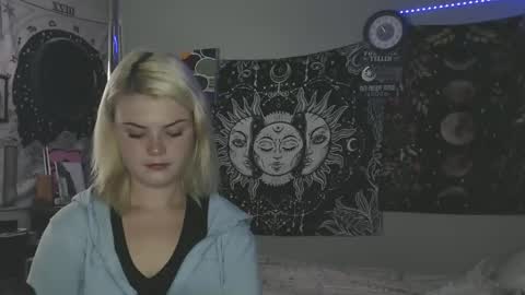 Snapshot of venusastar chatting on 10-28-25, 02:20 Miss Venus online show from 10-28-25, 02:20