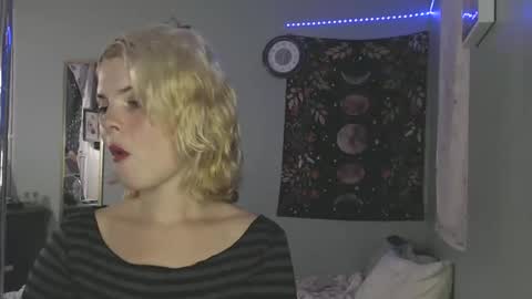 Snapshot of venusastar chatting on 11-14-25, 02:38 Miss Venus online show from 11-14-25, 02:38