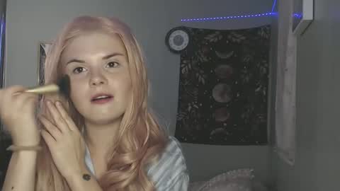 Snapshot of venusastar chatting on 11-19-25, 02:50 Miss Venus online show from 11-19-25, 02:50