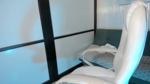 Snapshot of venuscoleman_ chatting on 02-05-26, 09:30 Venus online show from 02-05-26, 09:30