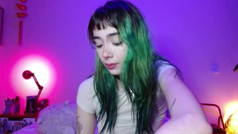 Snapshot of venuss6666 chatting on 11-13-25, 02:21 Venus online show from 11-13-25, 02:21