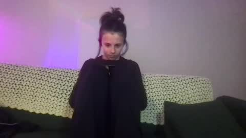 venustheflytrap online show from 10-30-25, 04:47