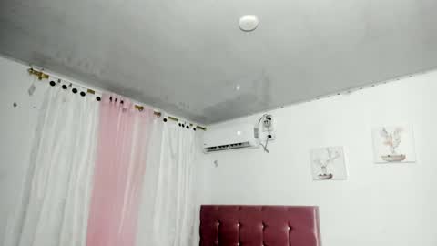 Snapshot of venuswilliamx chatting on 11-14-25, 02:43 venus online show from 11-14-25, 02:43