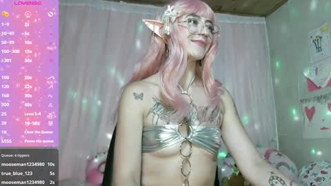 Snapshot of venuzxx chatting on 01-30-25, 03:08 . . online show from 01-30-25, 03:08