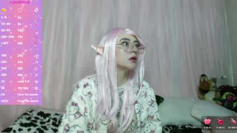 Snapshot of venuzxx chatting on 02-06-25, 12:05 . . online show from 02-06-25, 12:05