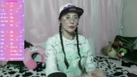 Snapshot of venuzxx chatting on 02-27-25, 12:13 . . online show from 02-27-25, 12:13