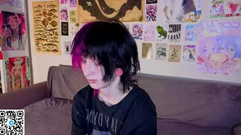 Snapshot of veolatownson chatting on 05-25-26, 08:15 Erica online show from 05-25-26, 08:15