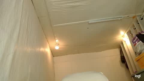 Snapshot of vera_octopus chatting on 05-18-26, 04:29 CHLOE the C L are silent online show from 05-18-26, 04:29