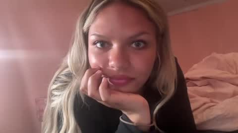 Snapshot of veranikimi chatting on 06-22-26, 07:44 veranikimi online show from 06-22-26, 07:44