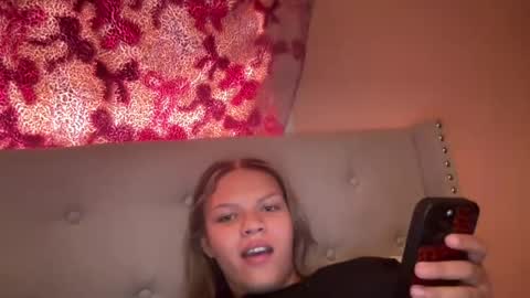 Snapshot of veranikimi chatting on 07-11-26, 05:48 veranikimi online show from 07-11-26, 05:48