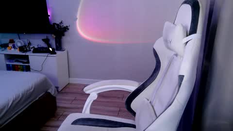 Snapshot of veritas_in_vine chatting on 04-17-26, 01:25 Veritas online show from 04-17-26, 01:25