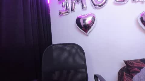 Snapshot of vero_jhonson chatting on 02-09-25, 06:33 karolina online show from 02-09-25, 06:33